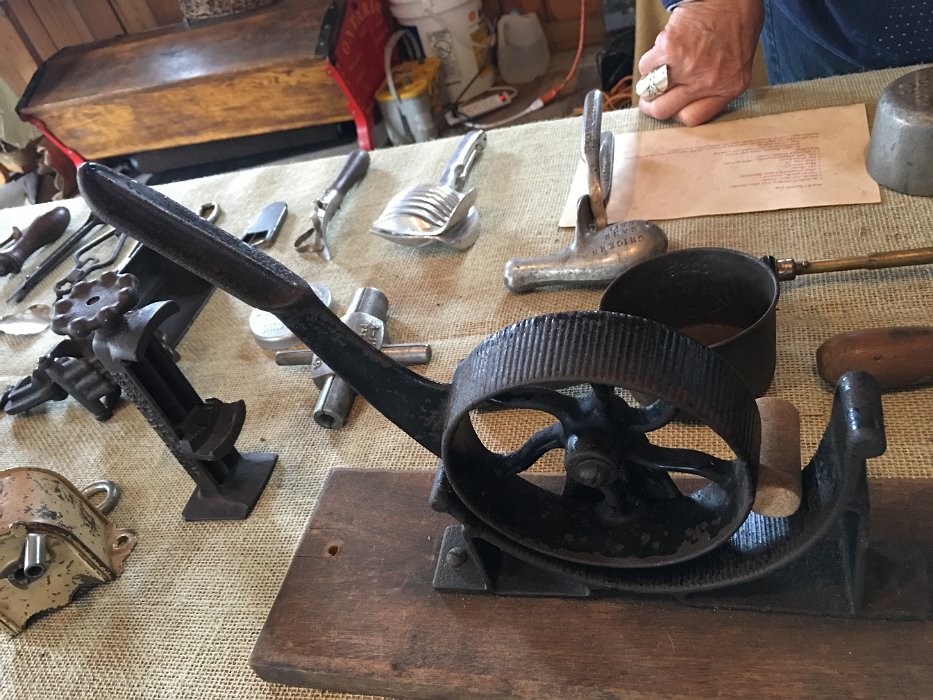 033-Cork squisher to put cork in bottle.jpg